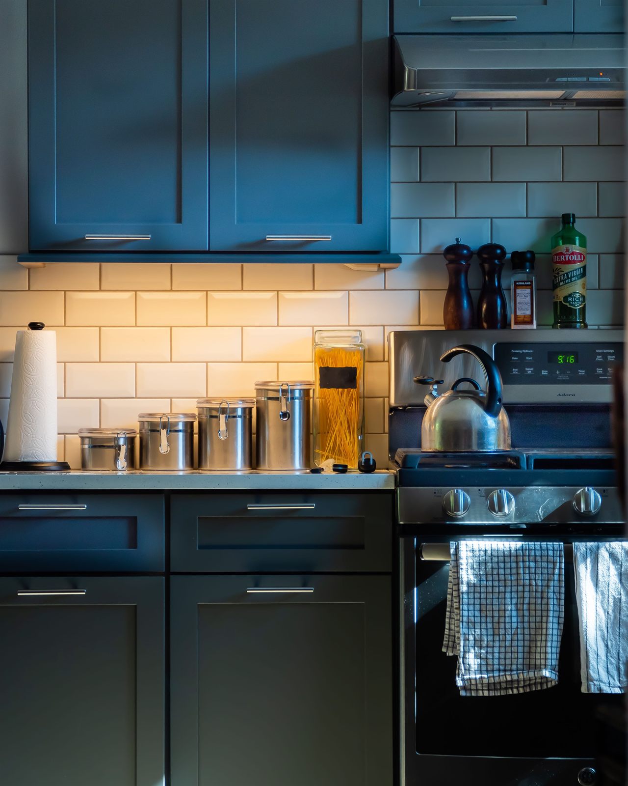 Tidy, freshly cleaned kitchen